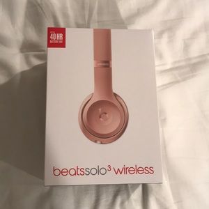 Beats Solo3 Wireless headphones (rose gold)